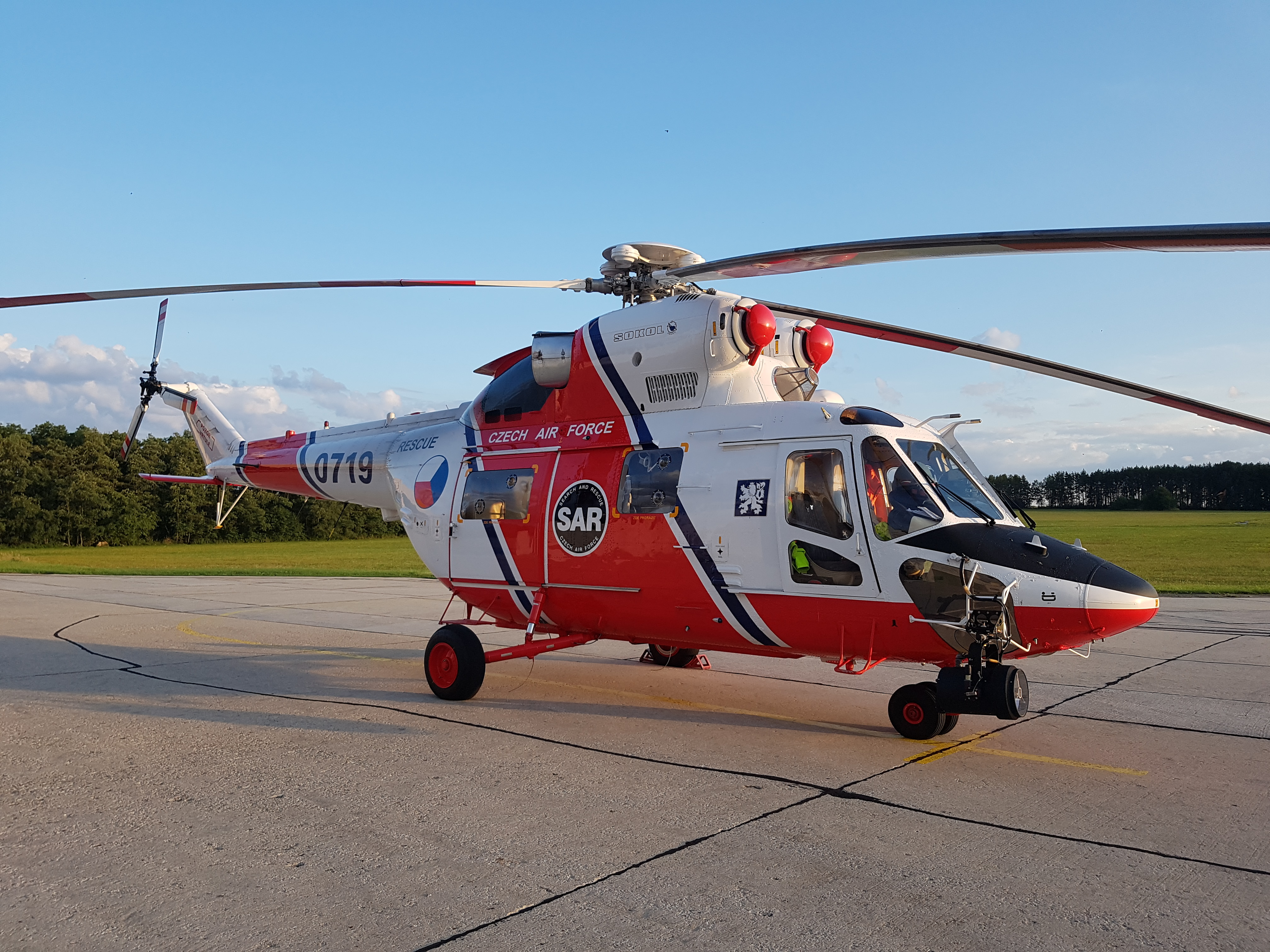 Kryštof 13 na heliportu v Bechyni Vrtulník W3A Sokol